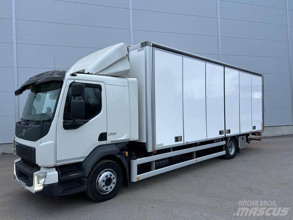 Volvo FL Camion Fourgon