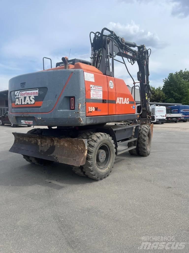 Atlas 150 W Pelle sur pneus