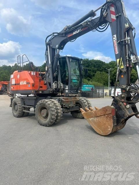 Atlas 150 W Pelle sur pneus