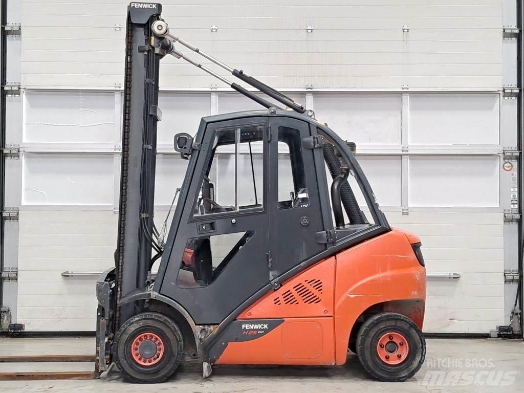 Linde H25D-02 Chariots diesel