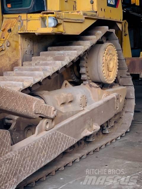 CAT D 9 T Bouteurs sur chenilles