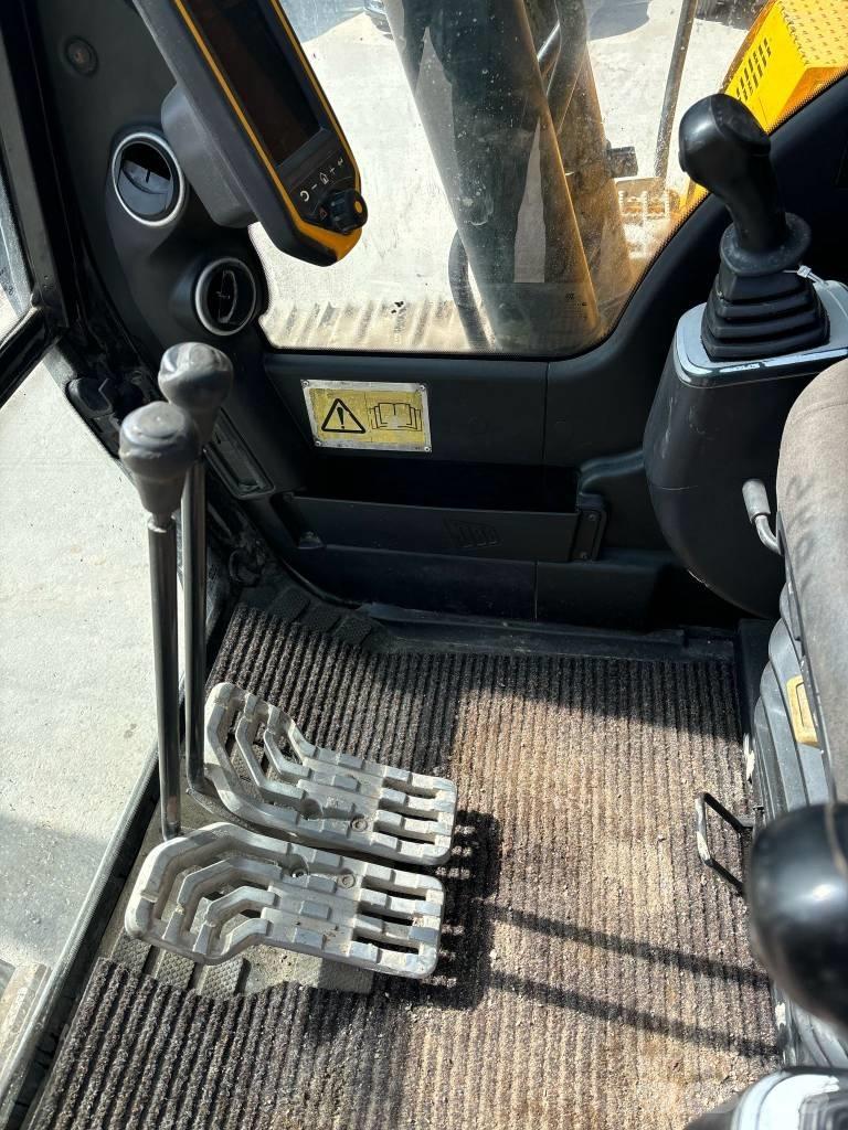 JCB JS 160 LC Pelle sur chenilles