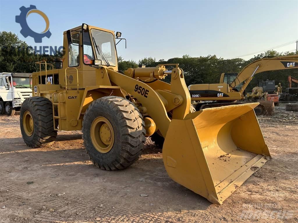 CAT 950 E Chargeuse sur pneus