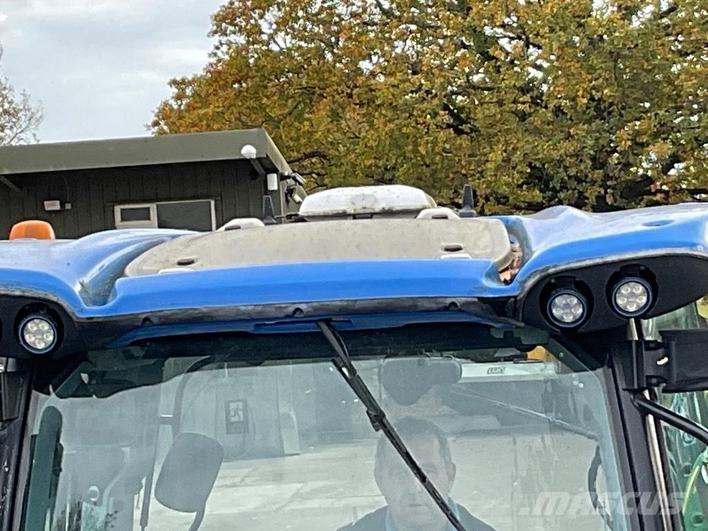 New Holland T 7.210 Tracteur