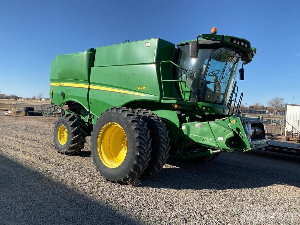 John Deere S 680 Moissonneuse batteuse