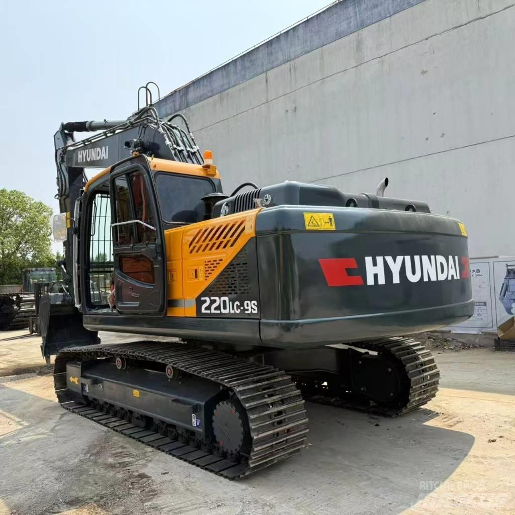 Hyundai R220LC-9S Mini pelle 7t-12t