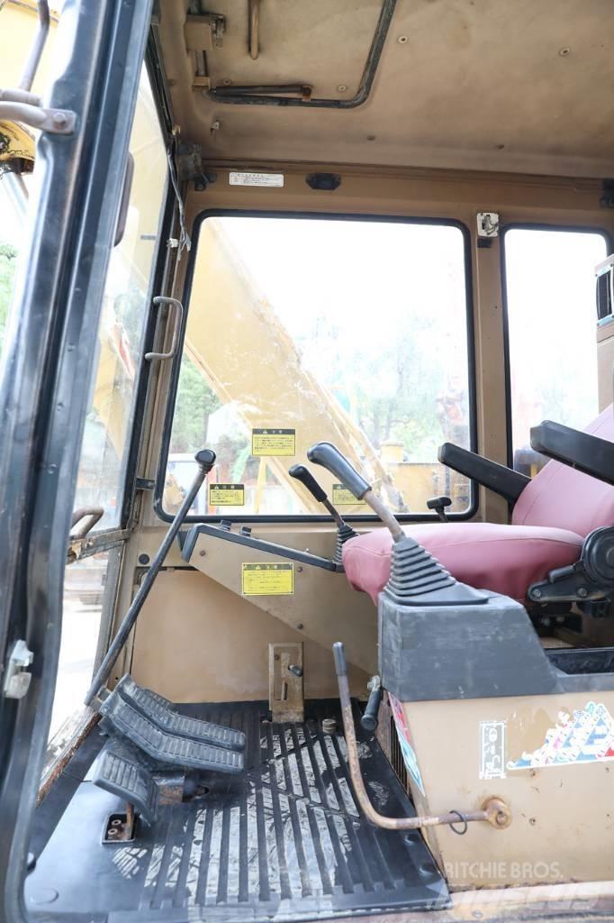 CAT E 70 B Mini pelle < 7t
