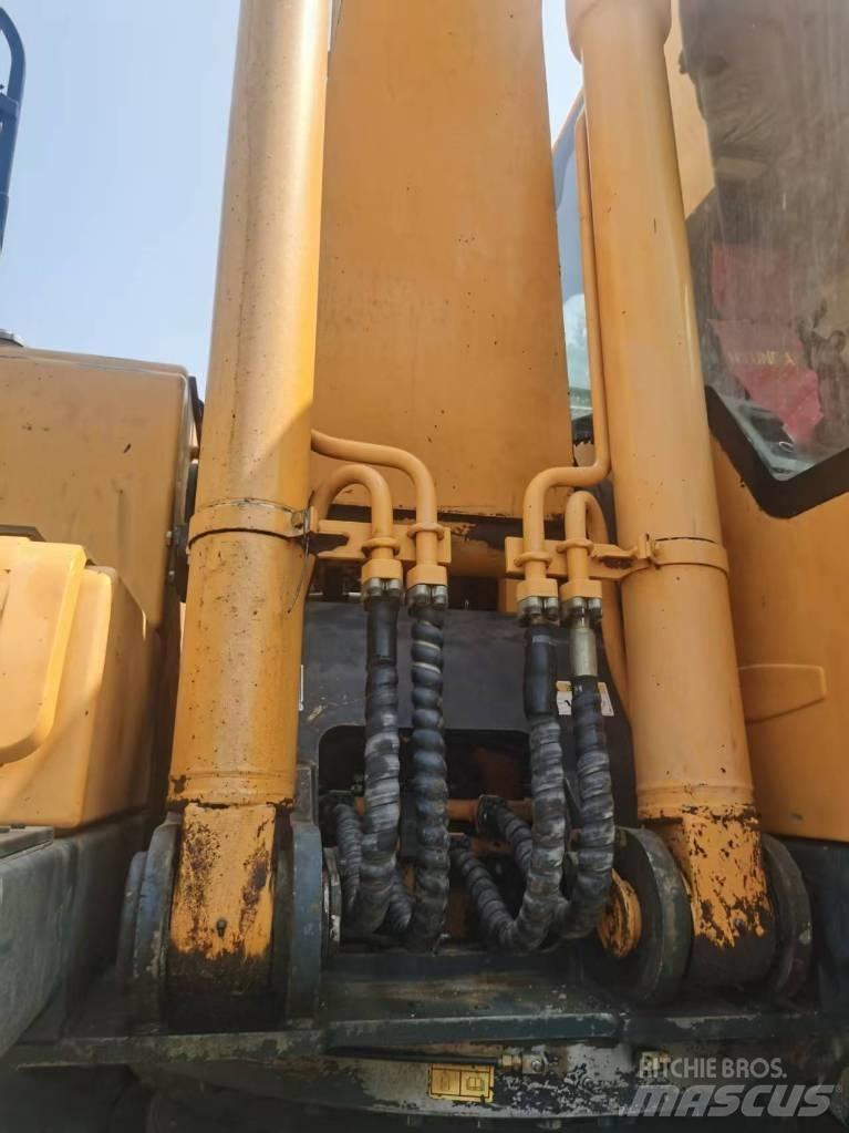 Hyundai R210W-9 Pelle sur pneus