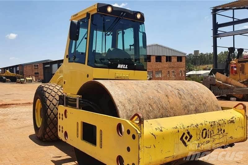 Bomag BW212D-40 Rouleaux monocylindre