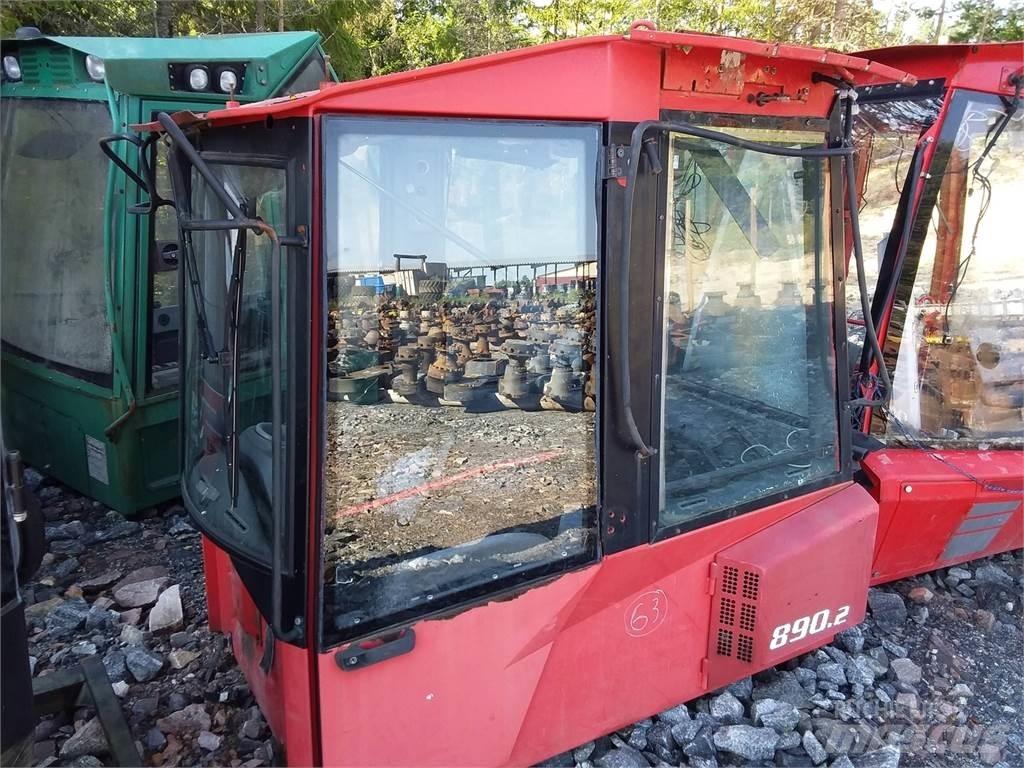 Valmet 890.2 Cabine