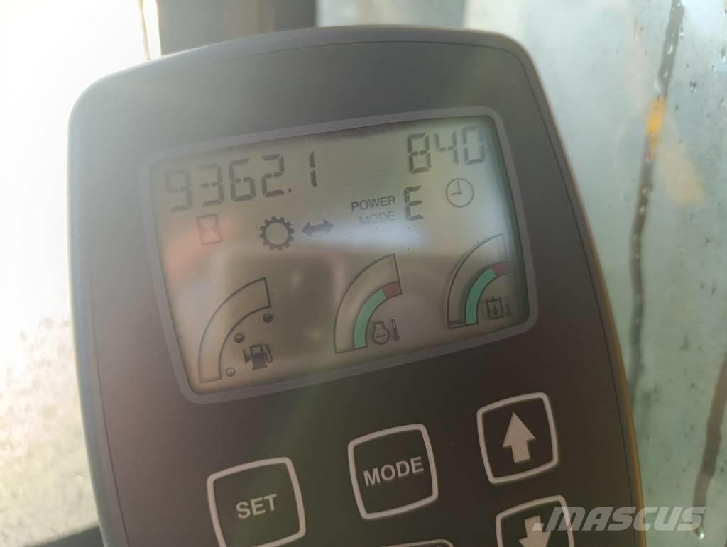 JCB JS 260 NLC T4 Pelle sur chenilles