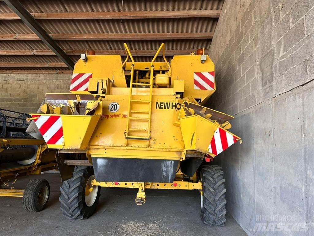 New Holland TF 76 Moissonneuse batteuse