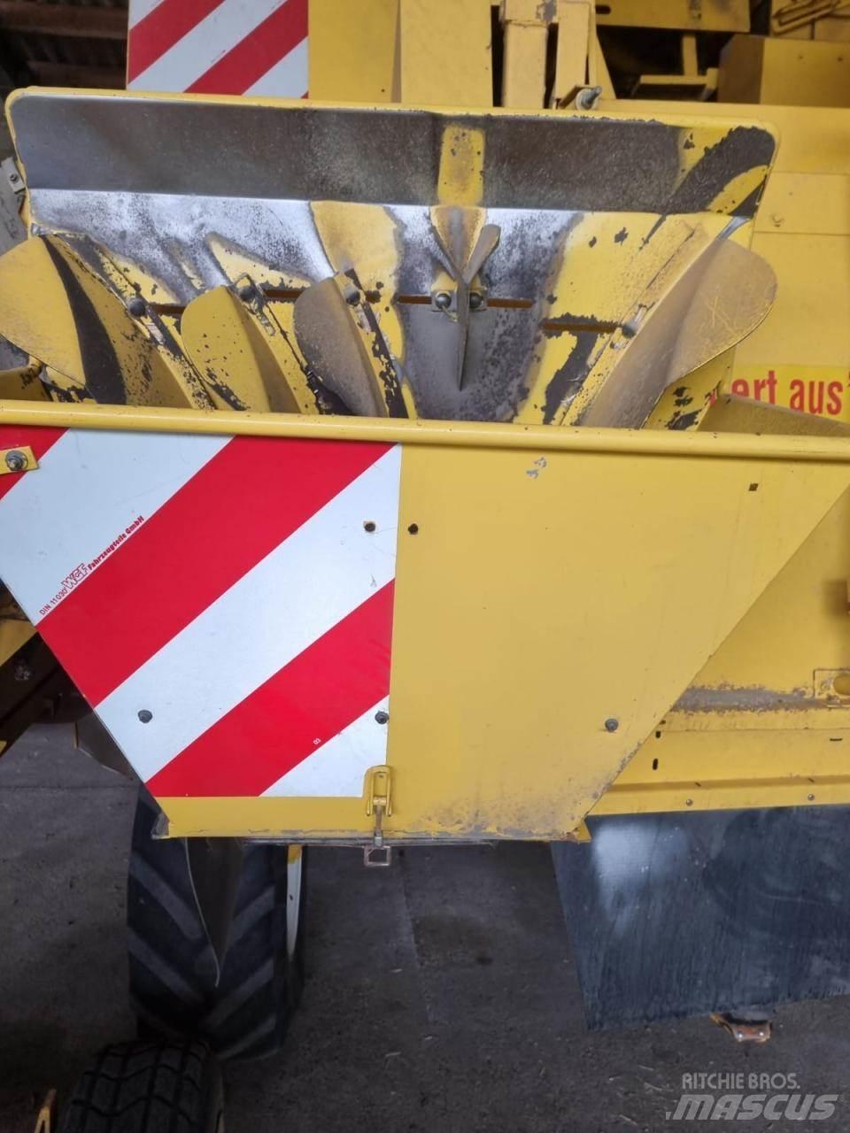 New Holland TF 76 Moissonneuse batteuse
