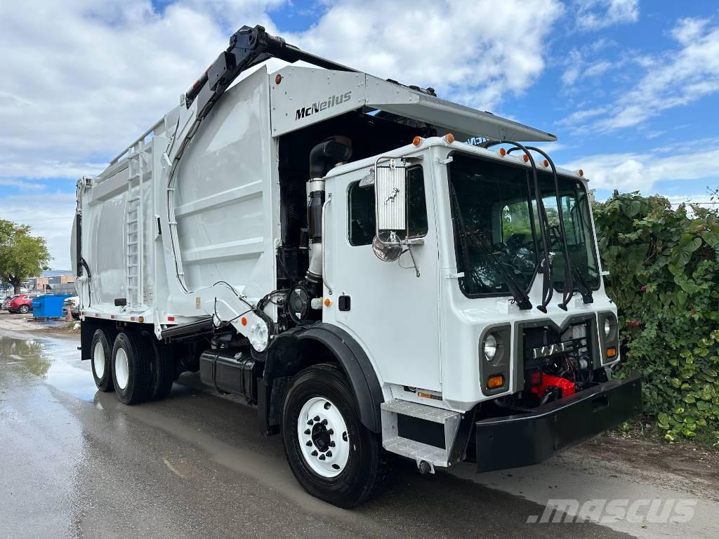 Mack MRU 613 Camion poubelle