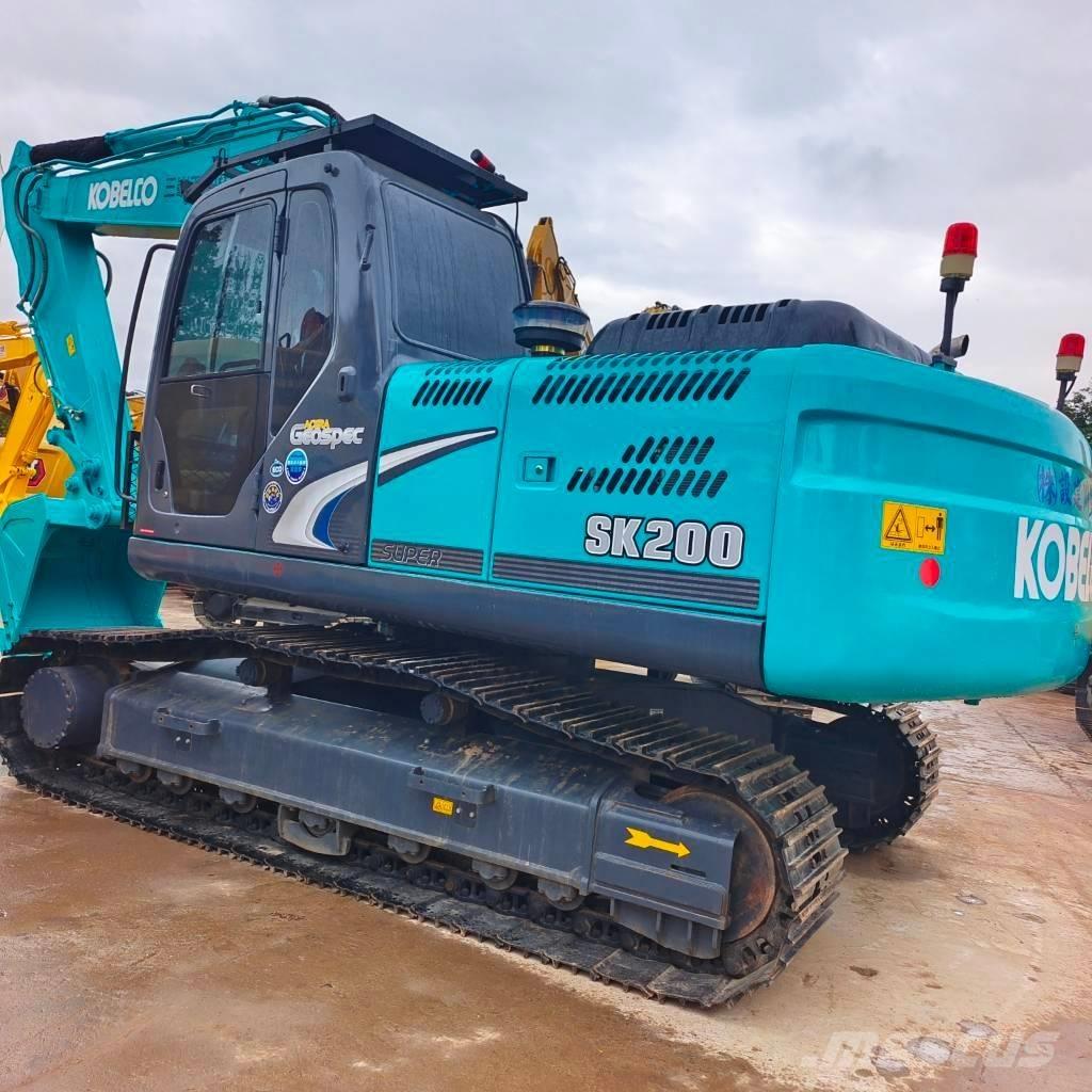 Kobelco SK 200 Pelle sur chenilles