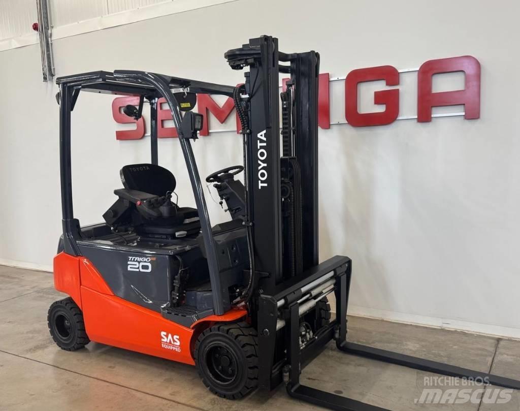 Toyota 10898 8FBM20T Chariots élévateurs électriques