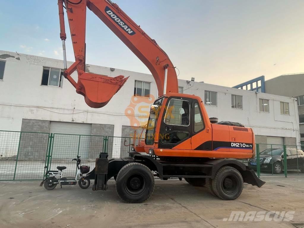Doosan DH210W-7 Pelle sur pneus
