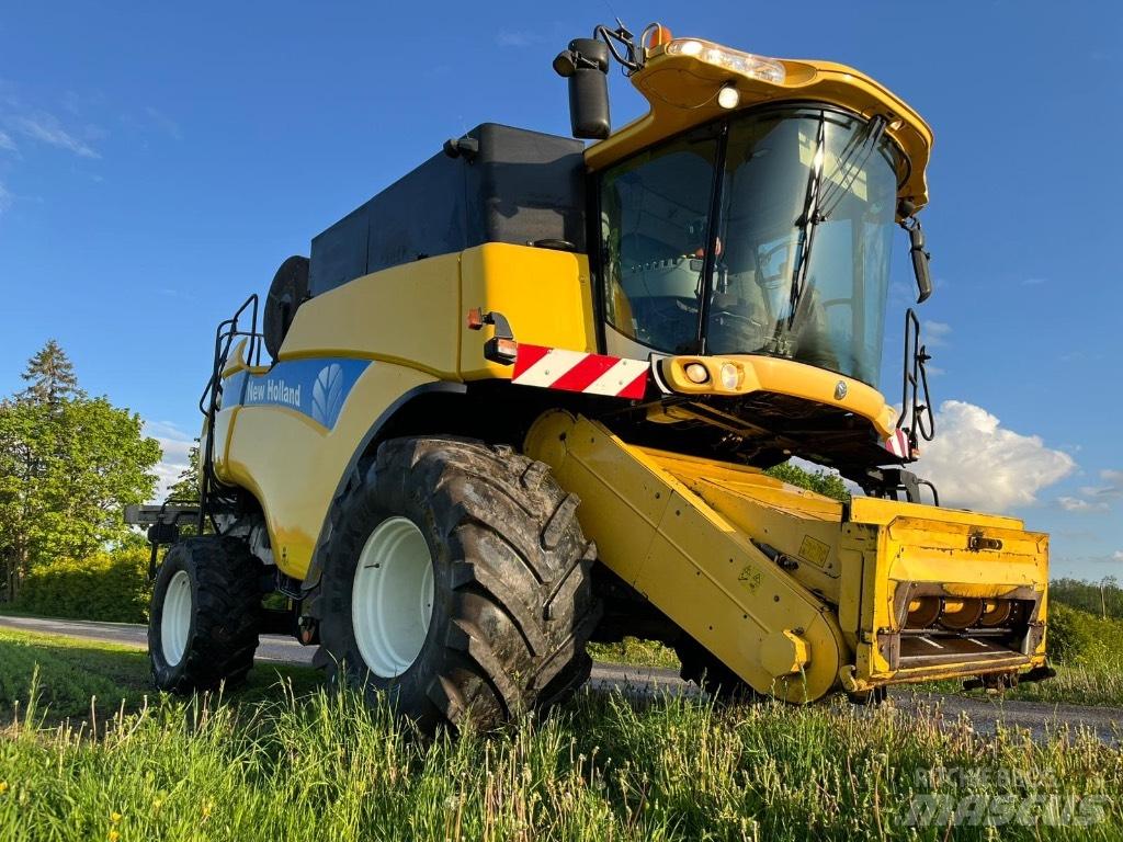 New Holland CX 860 Moissonneuse batteuse