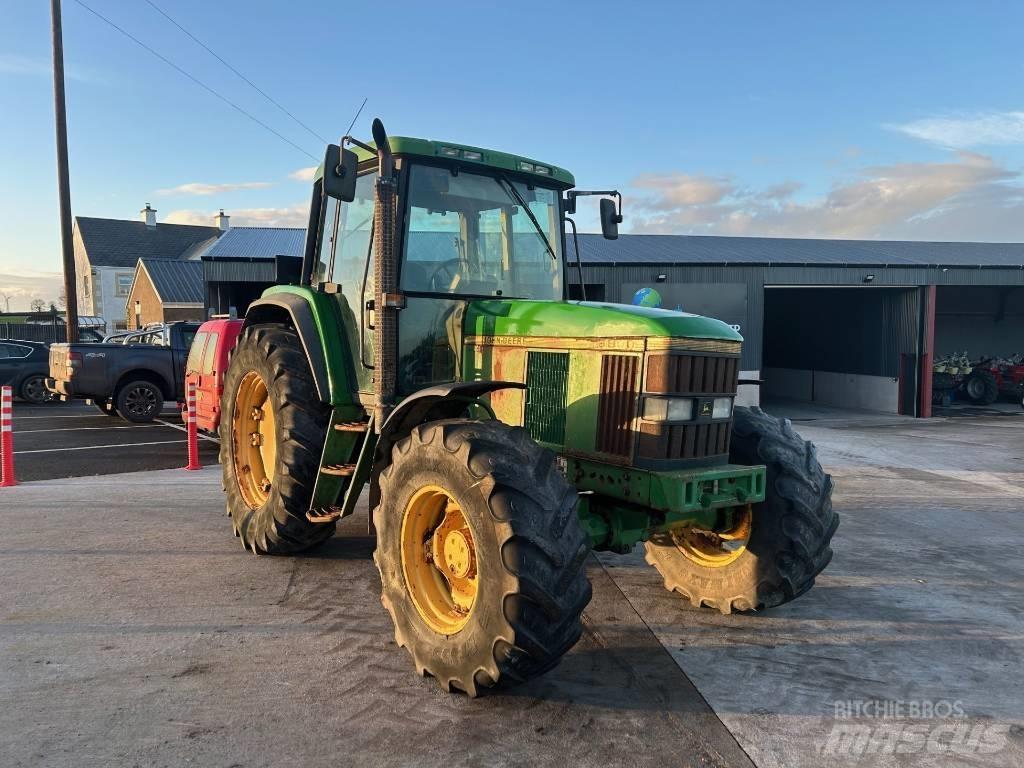 John Deere 6800 Tracteur