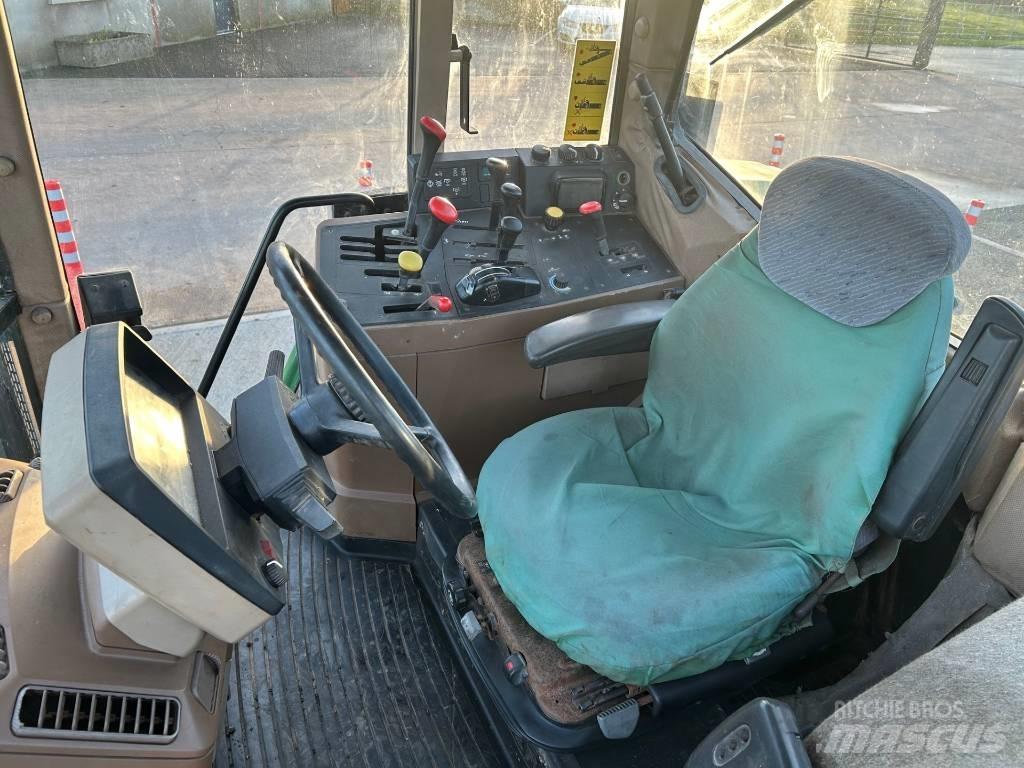 John Deere 6800 Tracteur
