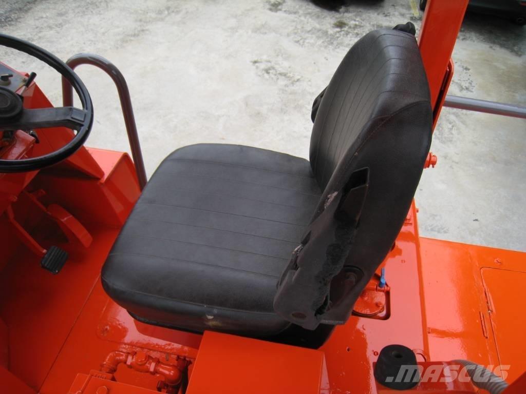 Sakai TZ 701 Rouleaux à pneumatiques