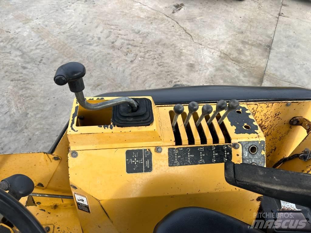 John Deere 210 LE Chargeur frontal, fourche