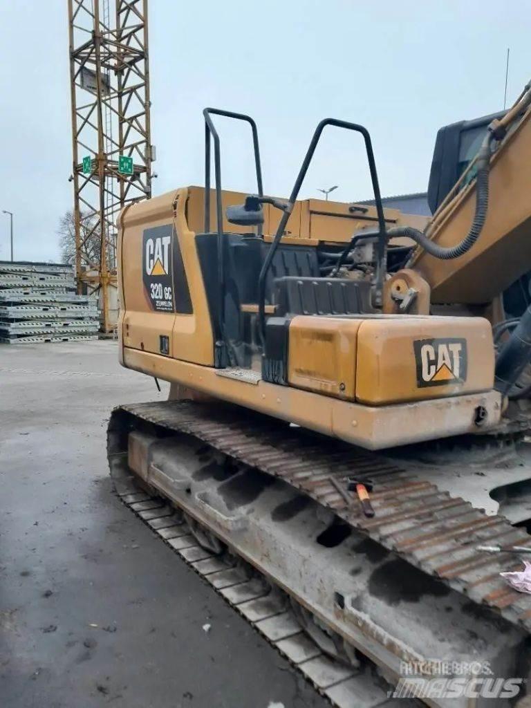 CAT 320 Pelle sur chenilles