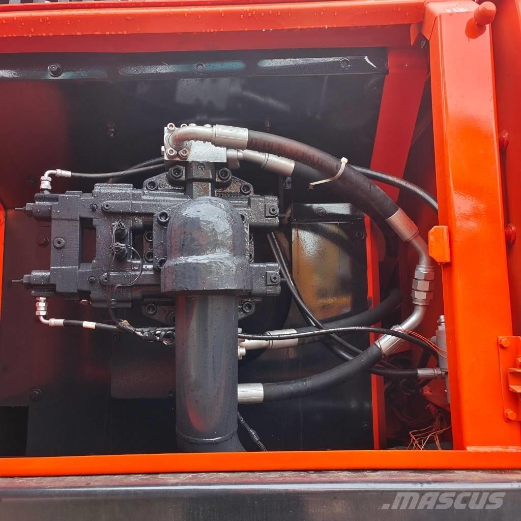 Doosan DX 340 LC Pelle sur chenilles