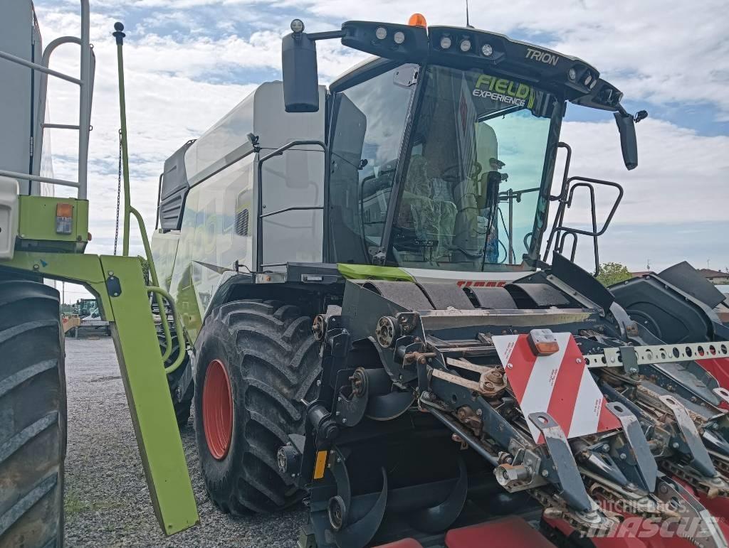 CLAAS TRION 750 Moissonneuse batteuse