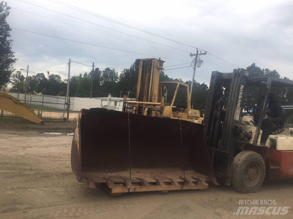 CAT loader Godet