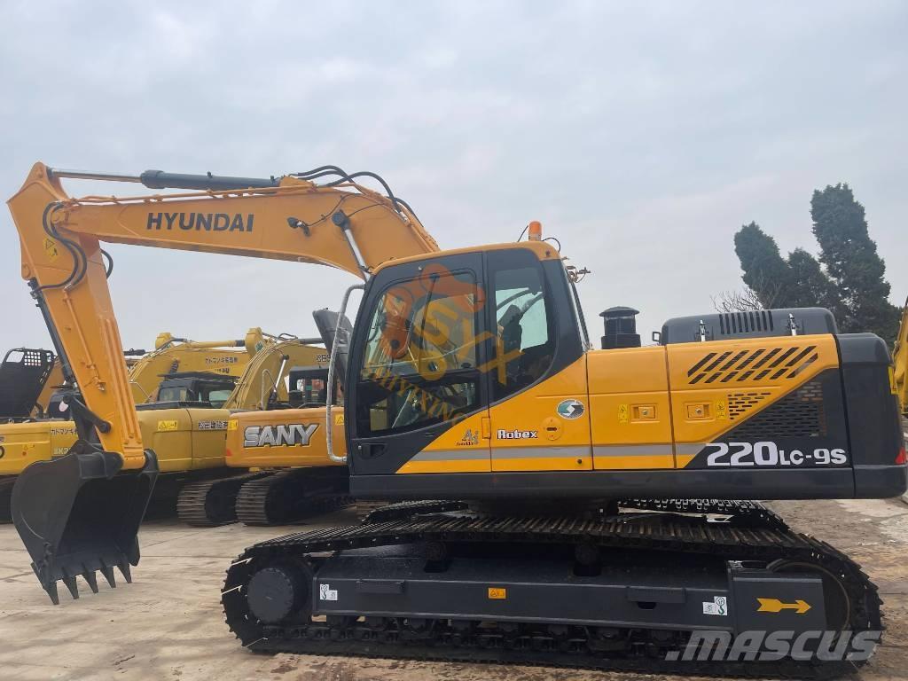 Hyundai R220-9s LC Pelle sur chenilles