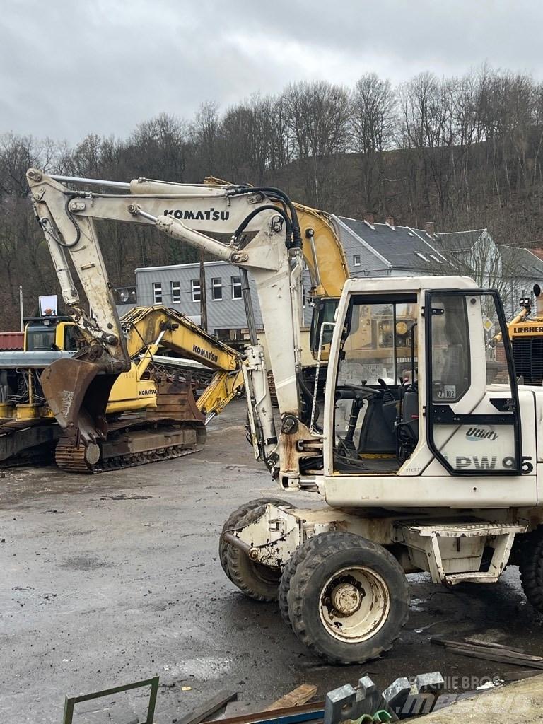 Komatsu PW 95 Pelle sur pneus