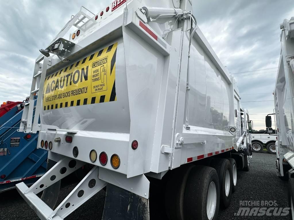 Mack MRU613 Camion poubelle