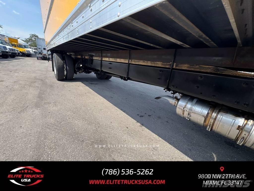 Freightliner M106 Camion Fourgon