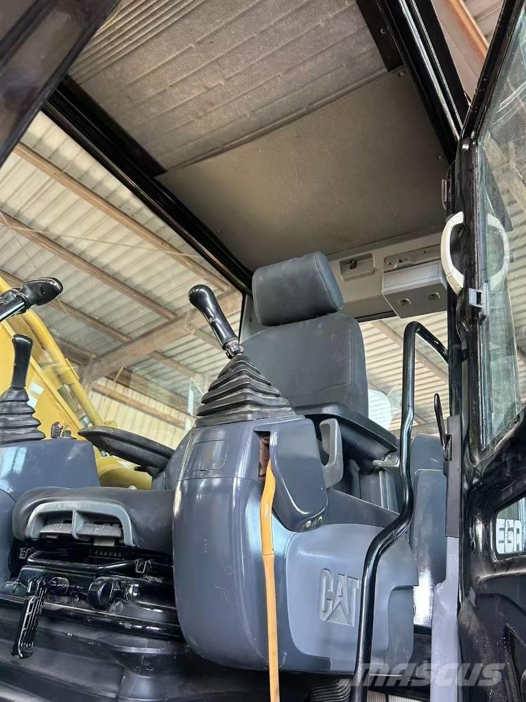 CAT 329 D Pelle sur chenilles