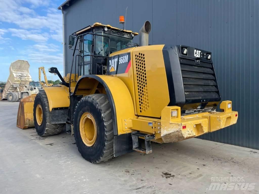 CAT 966M Chargeuse sur pneus