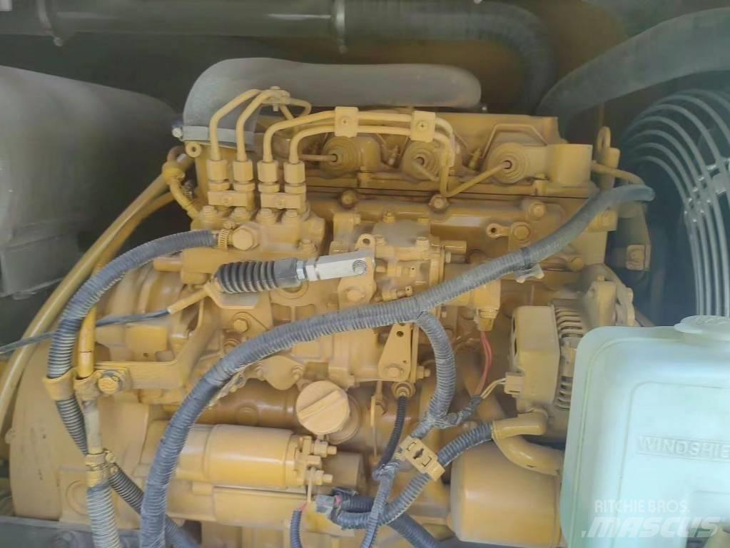 CAT 307 E2 Pelle sur chenilles