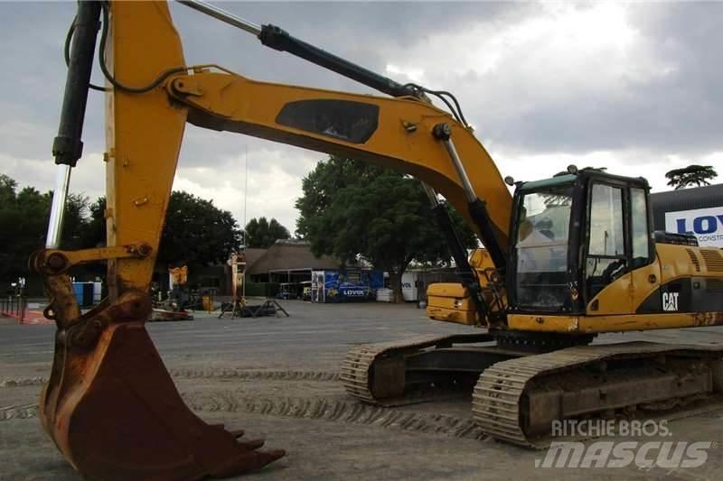 CAT 324D Mini pelle < 7t