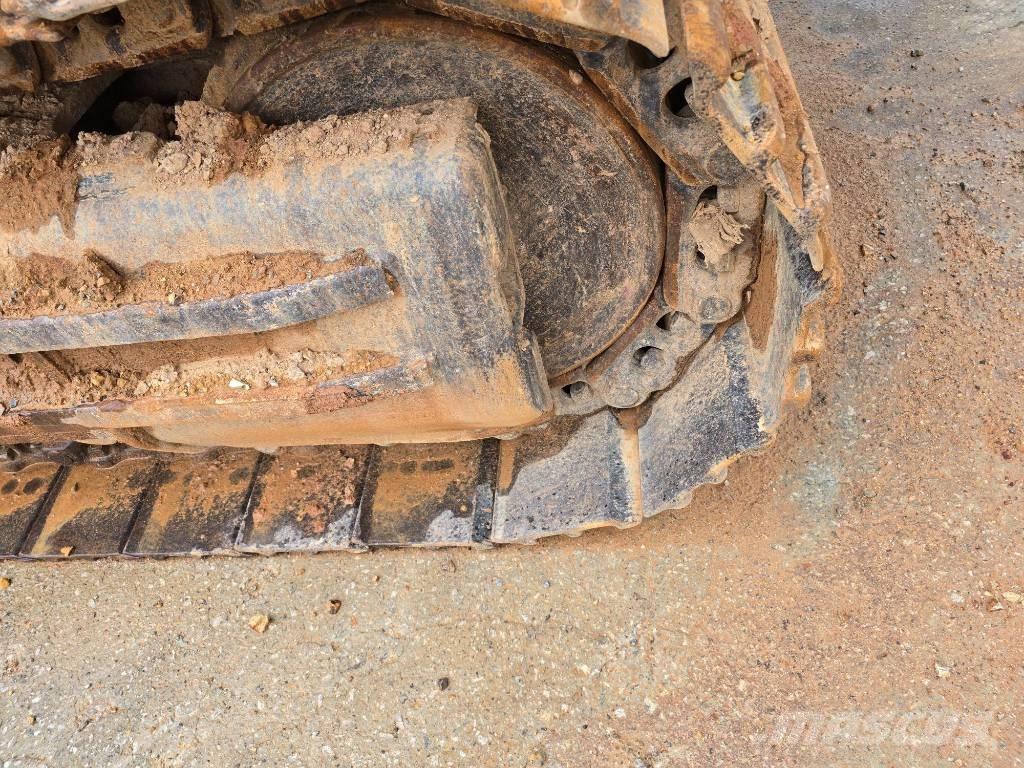 Hyundai Robex 300 LC Pelle sur chenilles