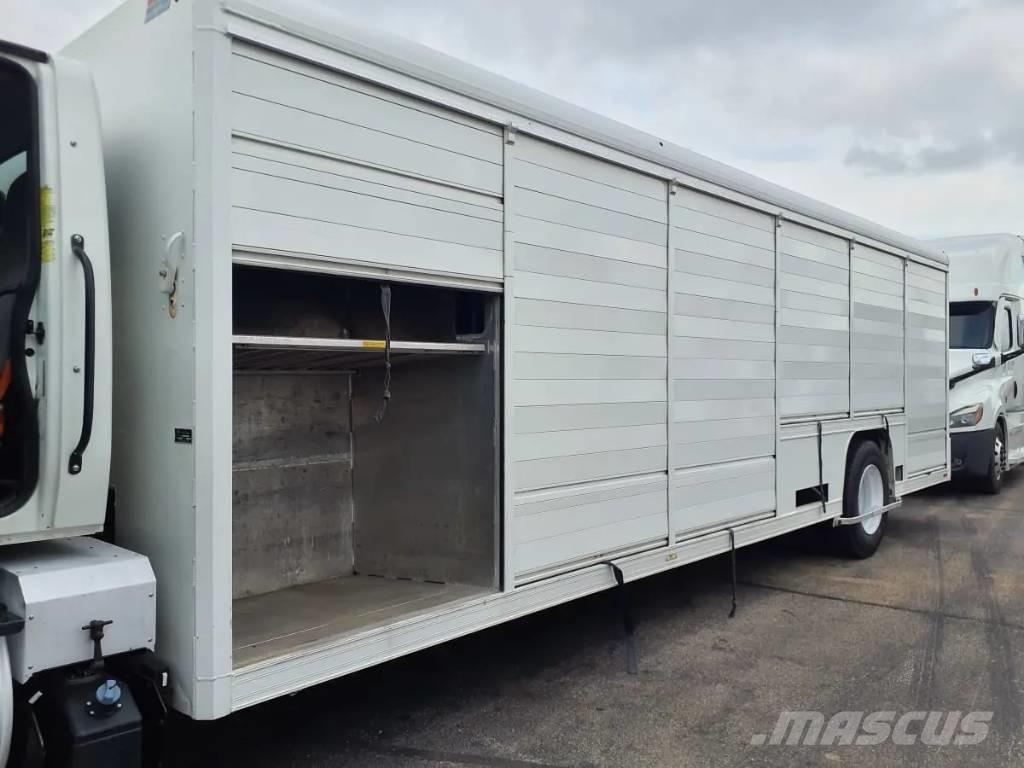 International 4300 Camion de livraison de boisson