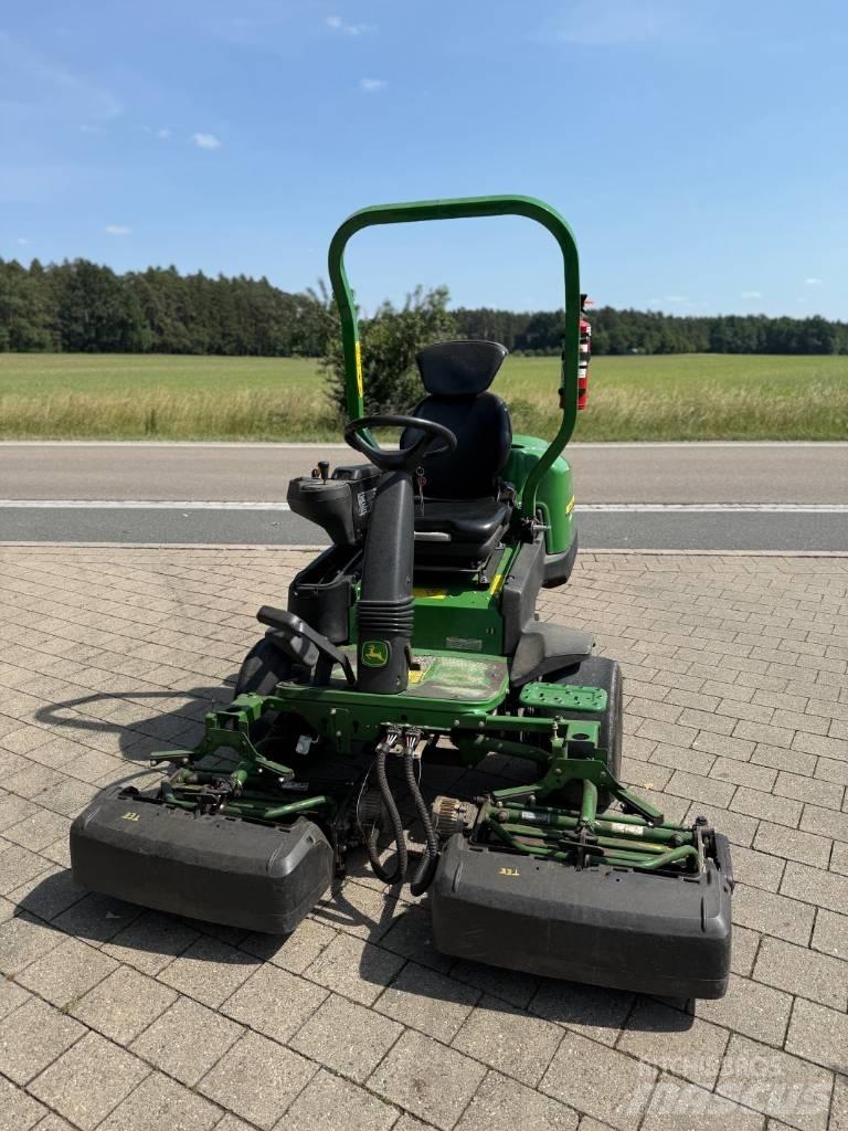 John Deere 2500 E Tondeuses pour greens