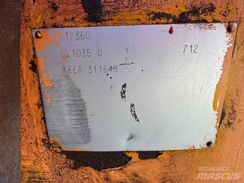 JCB 712 Tombereau articulé