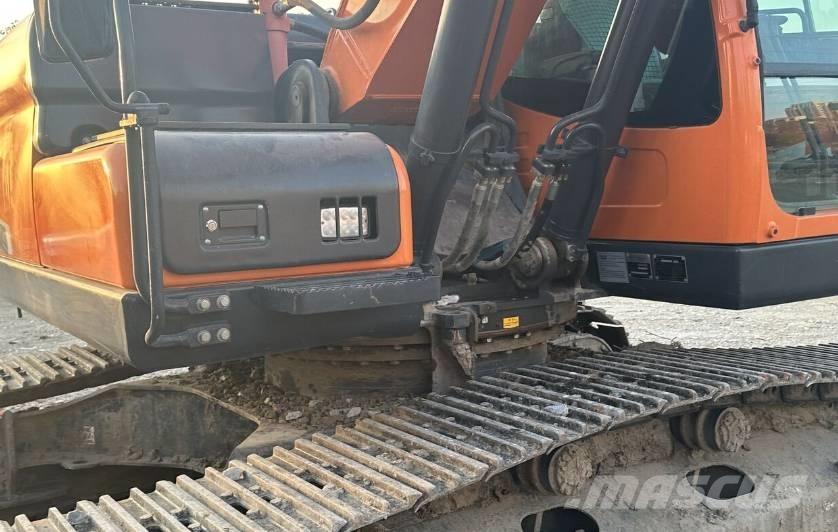 Doosan DX220 Pelle sur chenilles