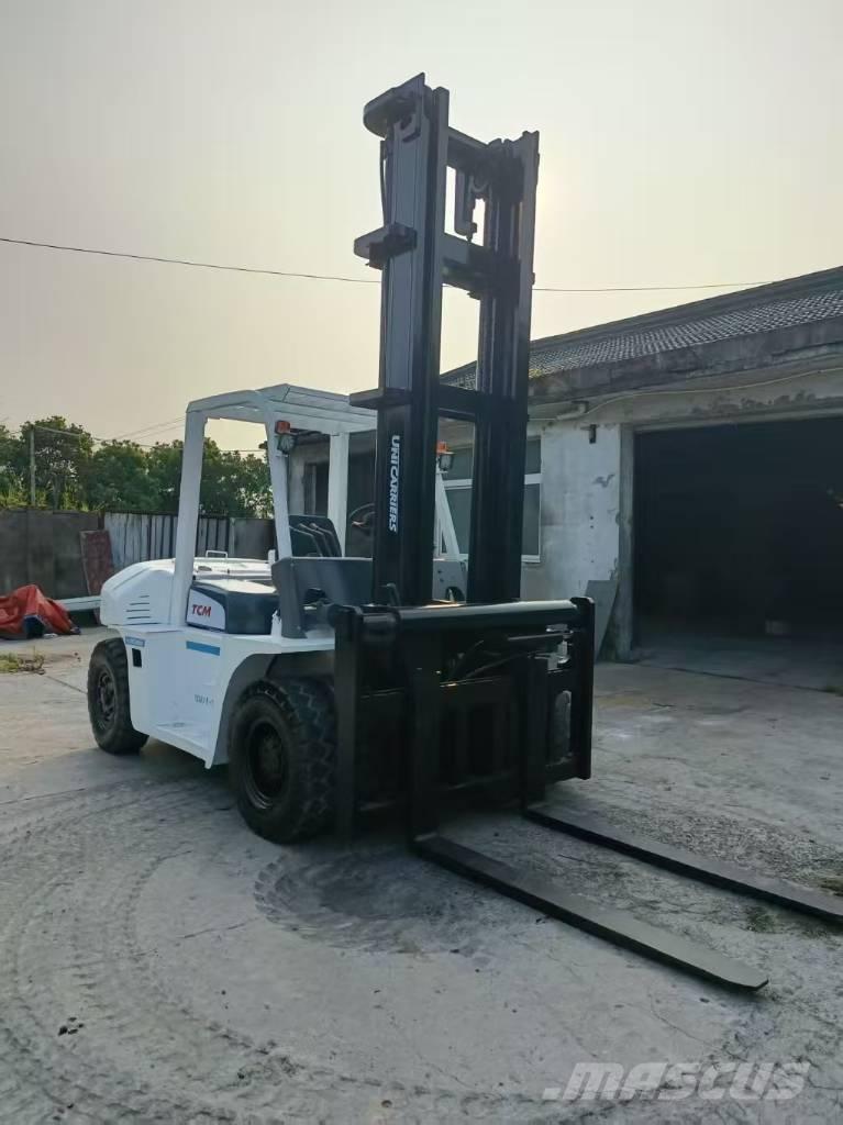 TCM FD 70 Z8 Camion Fourgon