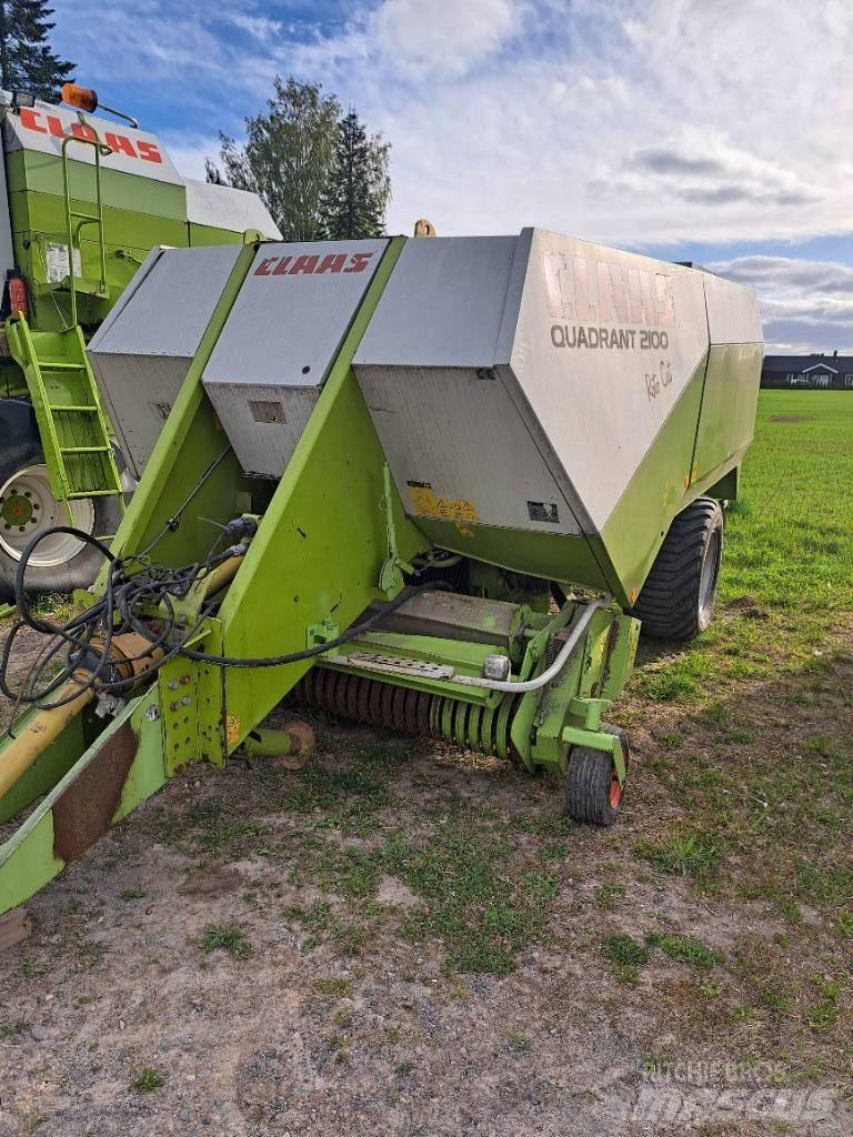 CLAAS 2100RC Presse cubique