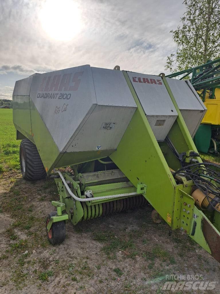 CLAAS 2100RC Presse cubique