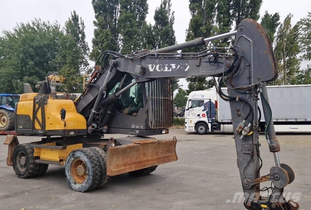 Volvo EW 140 D Pelle sur pneus