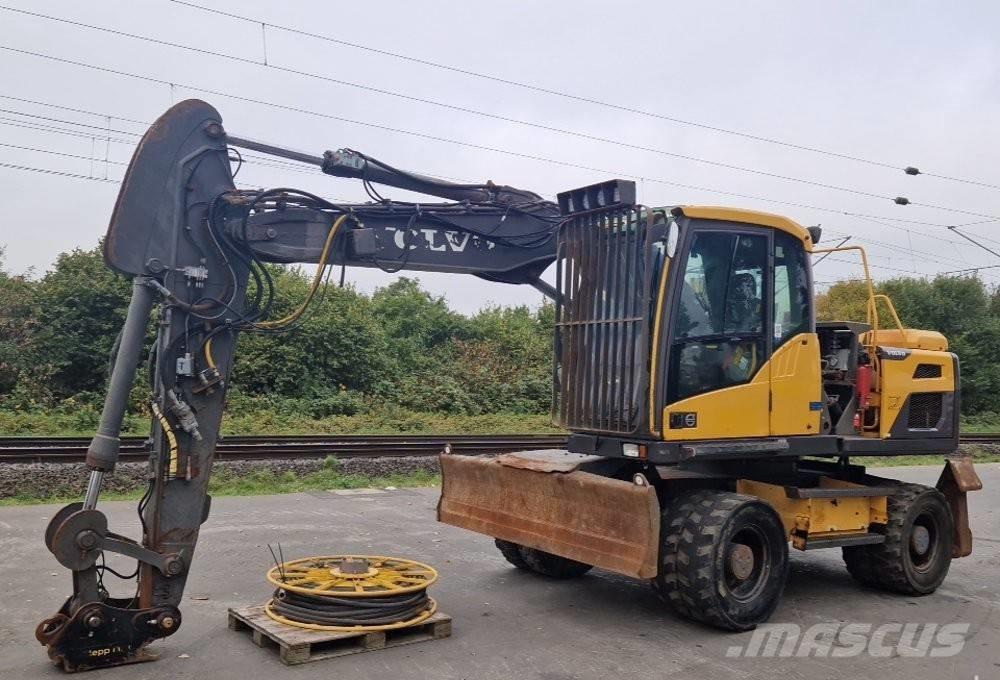 Volvo EW 140 D Pelle sur pneus