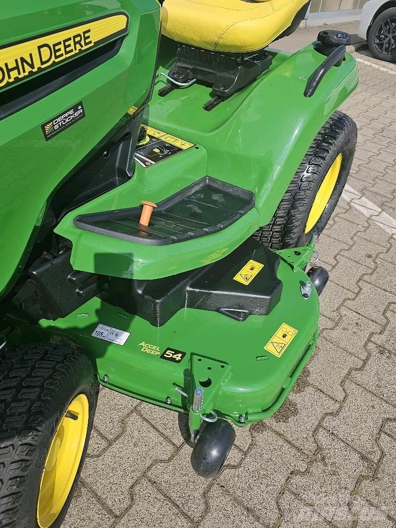 John Deere X590 Faucheuse
