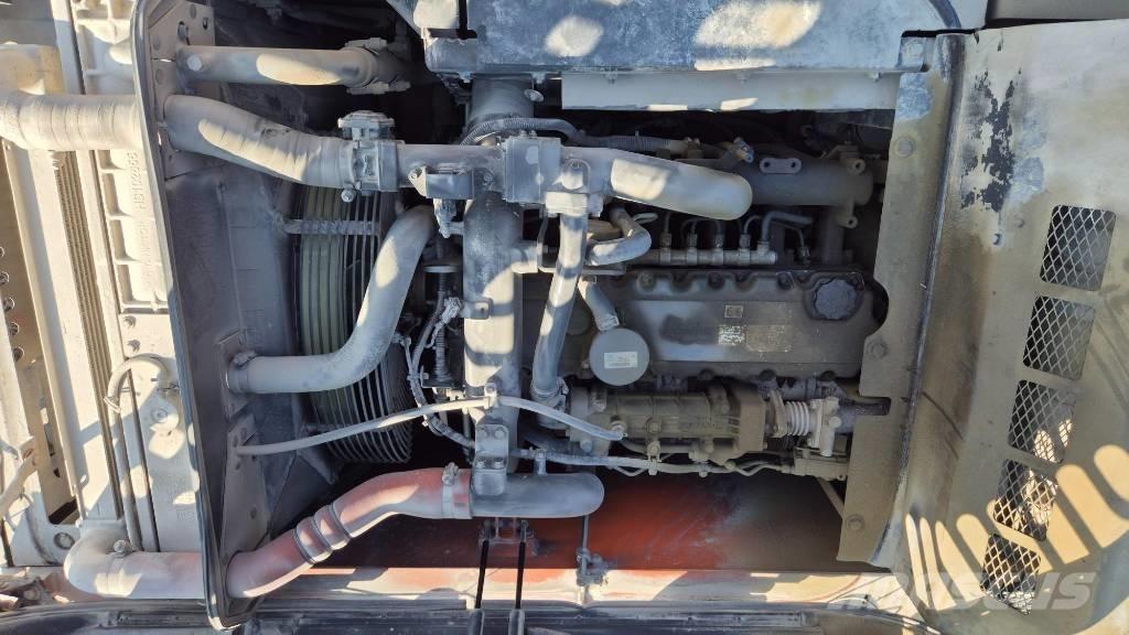 Doosan DX 210 W Pelle sur pneus